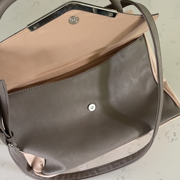 Nine West Purse Like New! - Picture 7 of 8